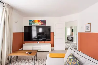 Image de Westcliff Seaside 3br Apt 3 King Size Beds Garden
