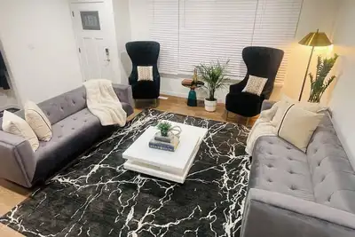 Image de Westend Cozy stay, West Edmonton mall 9 mins, Dt /Rogers place 15 Mins