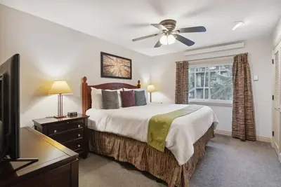 Image de Cozy 2-bedroom resort in enchanting Avon with fitness room