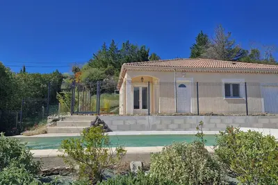 Image de Maison de campagne au calme avec piscine privée