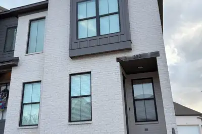 Image de Turn-Key Luxury 3 Bed 3. 5 bath Condo in a Prime Location