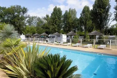 Image de ZEcamping 3* familial piscine chauffée dog friendly locatif 16m2