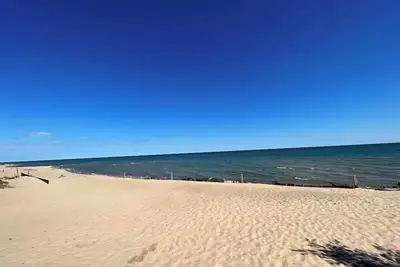 Image de Lake Huron Cottage | Beach Access + Ac