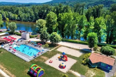 Image de ZEcamping 4 étoiles familial piscine chauffée dog friendly tente Bbq
