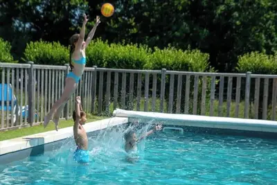 Image de ZEcamping piscine chauffée pet friendly locatif Bbq 4 pers