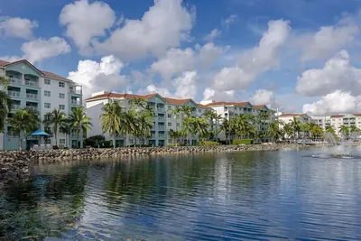 Image de Formula 1 Weekend at the Marriott Villas at Doral in a 2 Bedroom Villa w/Balcony