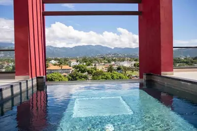 Image de Skyline Condo | Pool + Gym | Balcony | Parkhurst