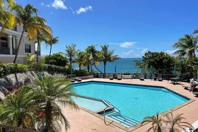 Image de Welcome to Seaward Compass, nestled within the prestigious gated community of Carden Beach!