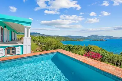 Image de Hilltop Paradise Villa: Ocean Views + Private Pool + Casita