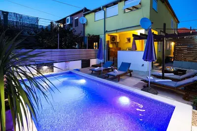 Image de Wohnung \"Rustica mit exklusiver Nutzung des Pool by Interhome