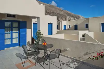 Image de Family Suite Steps from Perissa Black Sand Beach