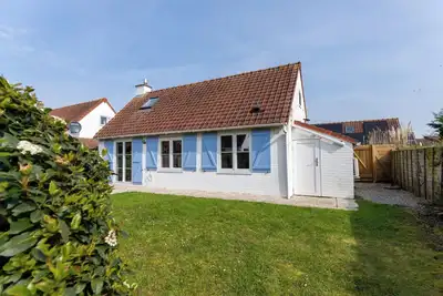 Image de Alice Blue with airco & shared pool by Interhome
