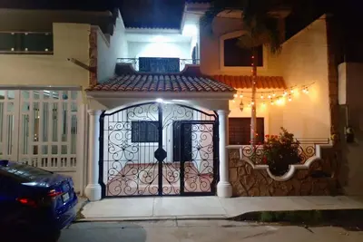 Image de 3-bedroom house in tranquil Mazatlán with a cool Ac breeze