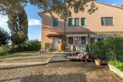 Image de La casetta immersa nel verde by Interhome