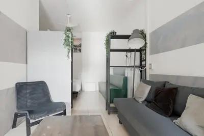 Image de Modern 49m2 loft, ideal for 4 people, located in the basement of a building (steps to access). The accommodation is located in the Navigli area, one of the most picturesque areas of the city, with its historic canals and the center of Milanese nightlife.