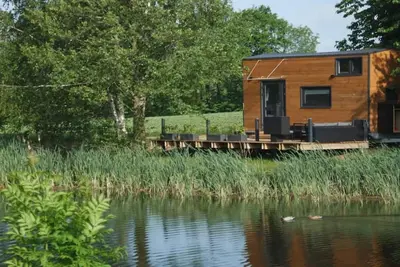 Image de Petite maison dans un endroit calme et isolé, près d'un étang naturel