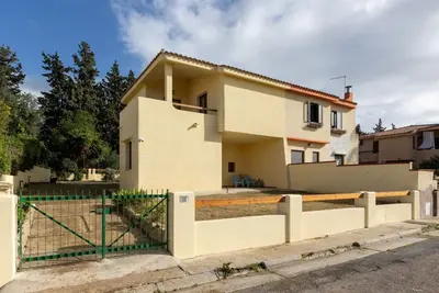 Image de Bright villa of 90 square meters, perfect for four people, featuring a private entrance and two reserved uncovered parking spaces. The property is located in the Capitana area of ​​Quartu Sant'Elena, an area rich in beaches, historic sites, and nautic
