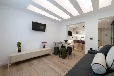 Image de Bright & Stylish 2br | Jacuzzi | Plaza Spain