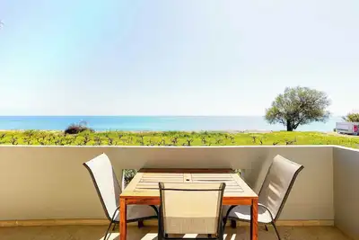 Image de Beachfront Nest Memi, Koroni-Seaheaven House A1