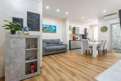 Image de Appartement 'Oreto Central Station' avec Balcon, Wi-Fi et Climatisation