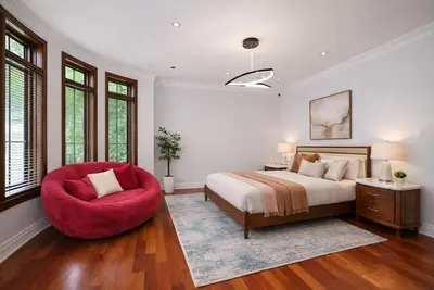 Image de Private Luxury Estate: Entire Villa in Candiac, Canada