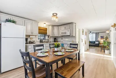 Image de La Dolce Vita Beach House at Salisbury Beach.