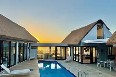 Image de New Excl. Vacation home in the Winelands - 12 m pool, Eco-Estate, sea and mountain views