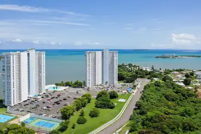 Huge Salt Pool Marina Escape Ocean Views