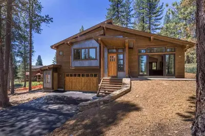 Image de Summer Lease - 4-bedroom house in Truckee, minutes from downtown