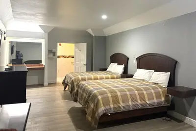 Image de Family-Friendly Room w/ 2 Queen Beds | Less Than 7 Miles from Iah | Free Parking