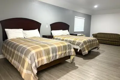 Image de 2 Serene Units | Great for Unwinding After a Long Travel Day | Free Breakfast
