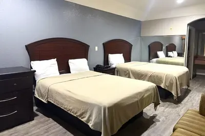 Image de 3 Contemporary Rooms | Free Breakfast and Parking | Thorne Stadium - 1. 5 miles
