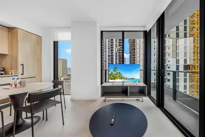 Image de Luxe & Chic 1-Br - Rooftop Pool & Sea View