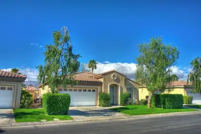 Image de Desert Oasis with Pool at Indian Palms Country Club