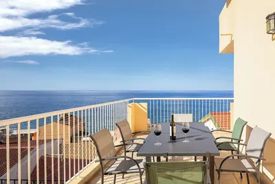 Charming Villa with Pool and 3 Suites