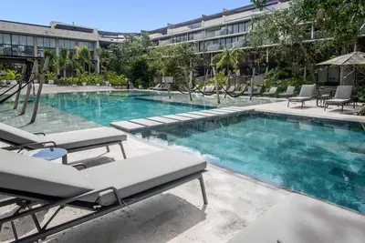 Image de Stylish Playacar Apt w/ Terrace & King Bed