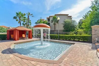 Image de Relax & Recharge. Modern Condo near Disney + Pool