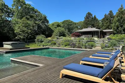 Image de Chilmark Estate with Pool & Beach Access