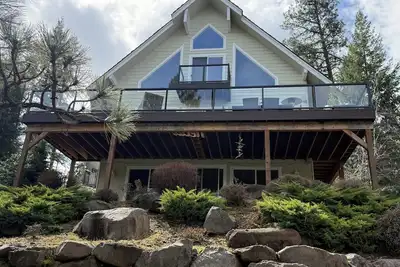 Image de Peaceful Lakefront Echo Bay Home With Panoramic Views