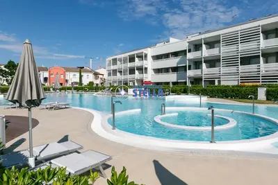 Image de Laguna Park °central area+pool°