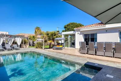 Image de Villa Anja Agde – Piscine chauffée & Jacuzzi | Villa familiale
