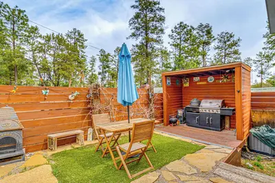 Image de < 1 Mi to Grindstone Lake! All-Season Family Haven