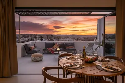 Image de Terraza 6 · Private Pool & Terrace · Skyline Views