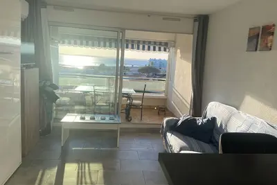 Image de À 2 minutes de la plage, bel appartement avec très belle vue mer