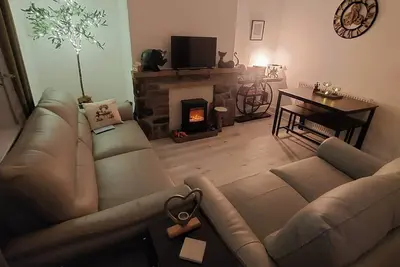 Image de Discover the charm of Harry’s Hideaway Cottage in the village of Haworth