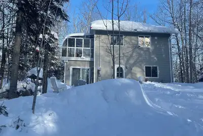 Image de Paisible Chalet au sein d’une magnifique forêt à louer au mois ou à la saison