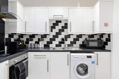 Image de Portobello 2br | En-Suite | 5 Min Walk to Beach