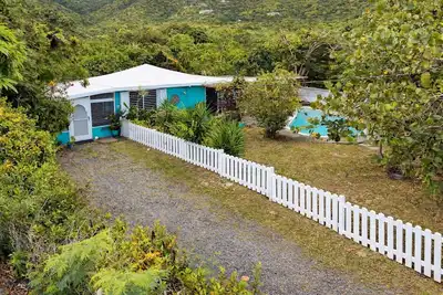 Image de 3 Bedroom Bungalow with Pool, just minutes to Christiansted Boardwalk