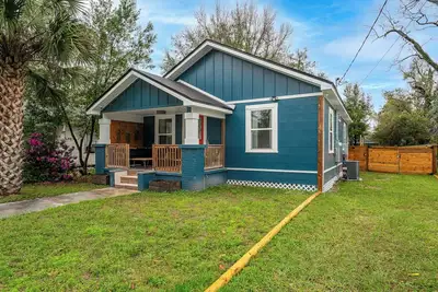 Image de Graffiti Blues. Fun 2br Near Downtown. Snookball + Firepit