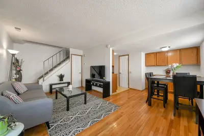 Image de Cozy 2-bedroom townhome in Dtc in Denver for 4 people.